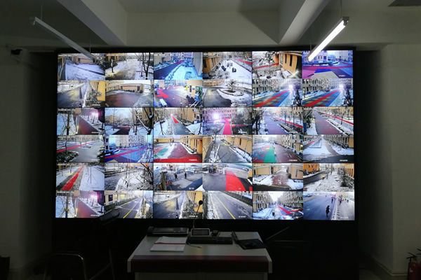 北京某外國語學院-監控拼接屏