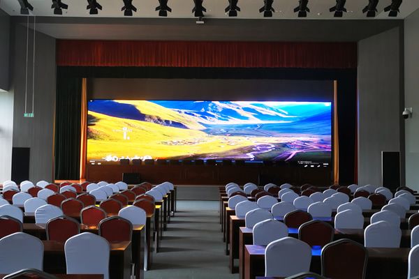 P0.9、P1.25、P1.53、P1.86、P2 LED顯示屏的合適觀看距離是多少？