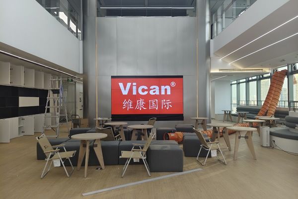 深圳前海某企業 - 0.88拼縫高清液晶拼接屏