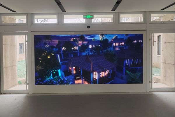 多媒體LED大屏尺寸多大合適？多媒體大屏尺寸分場(chǎng)景選型參考