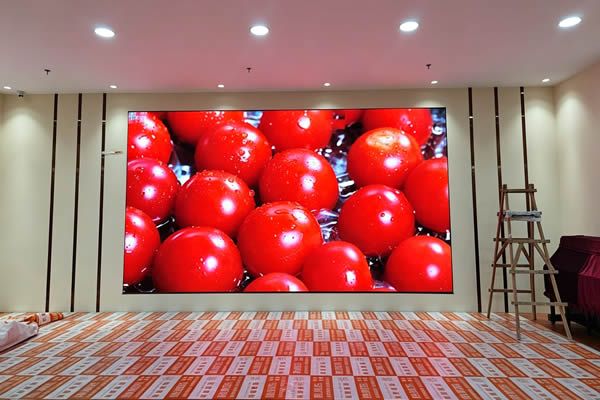 LED顯示屏色彩校準(zhǔn)與白平衡調(diào)整：為什么你的屏看起來(lái)有色差？